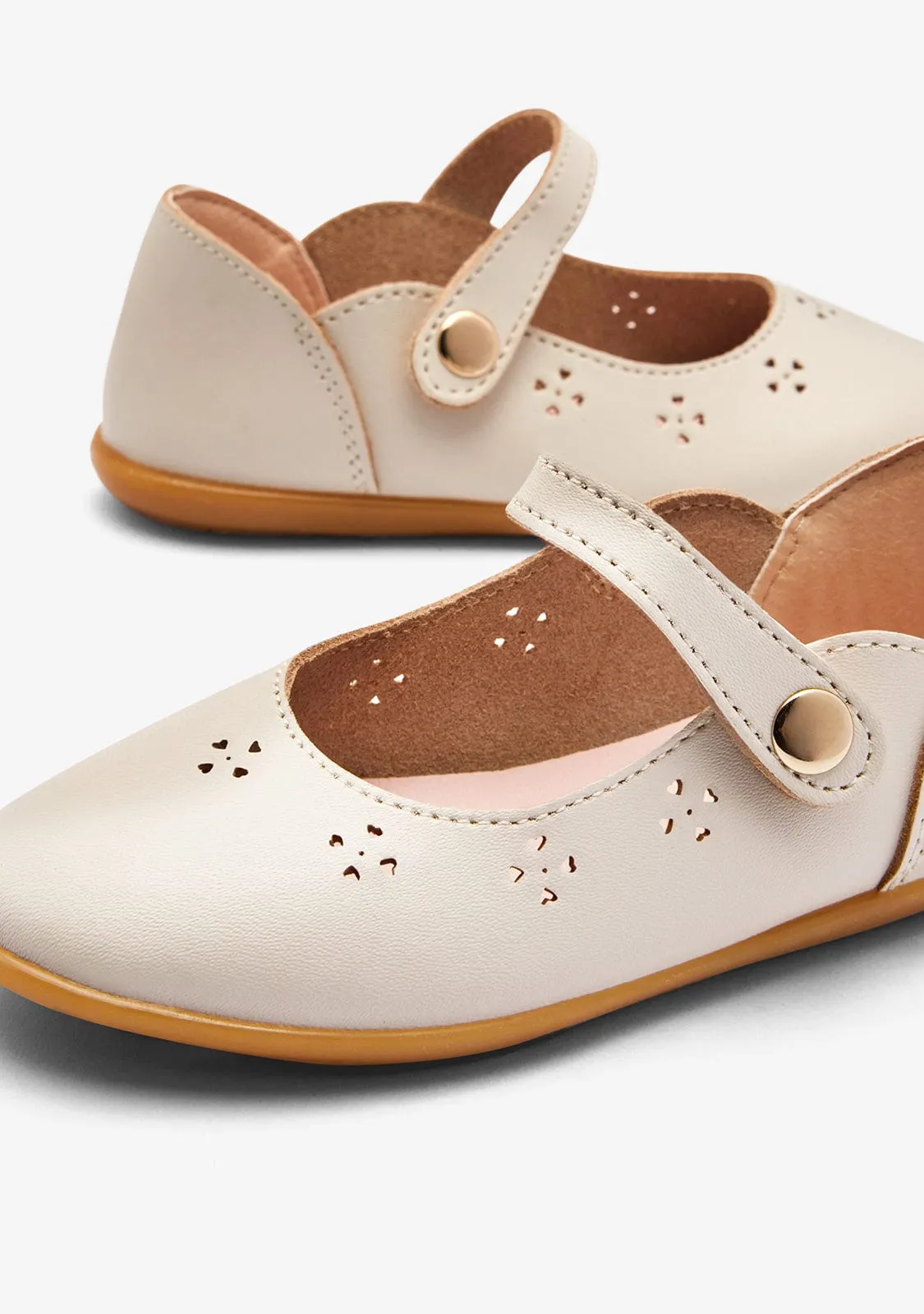 Beige Die-Cut Ballerina