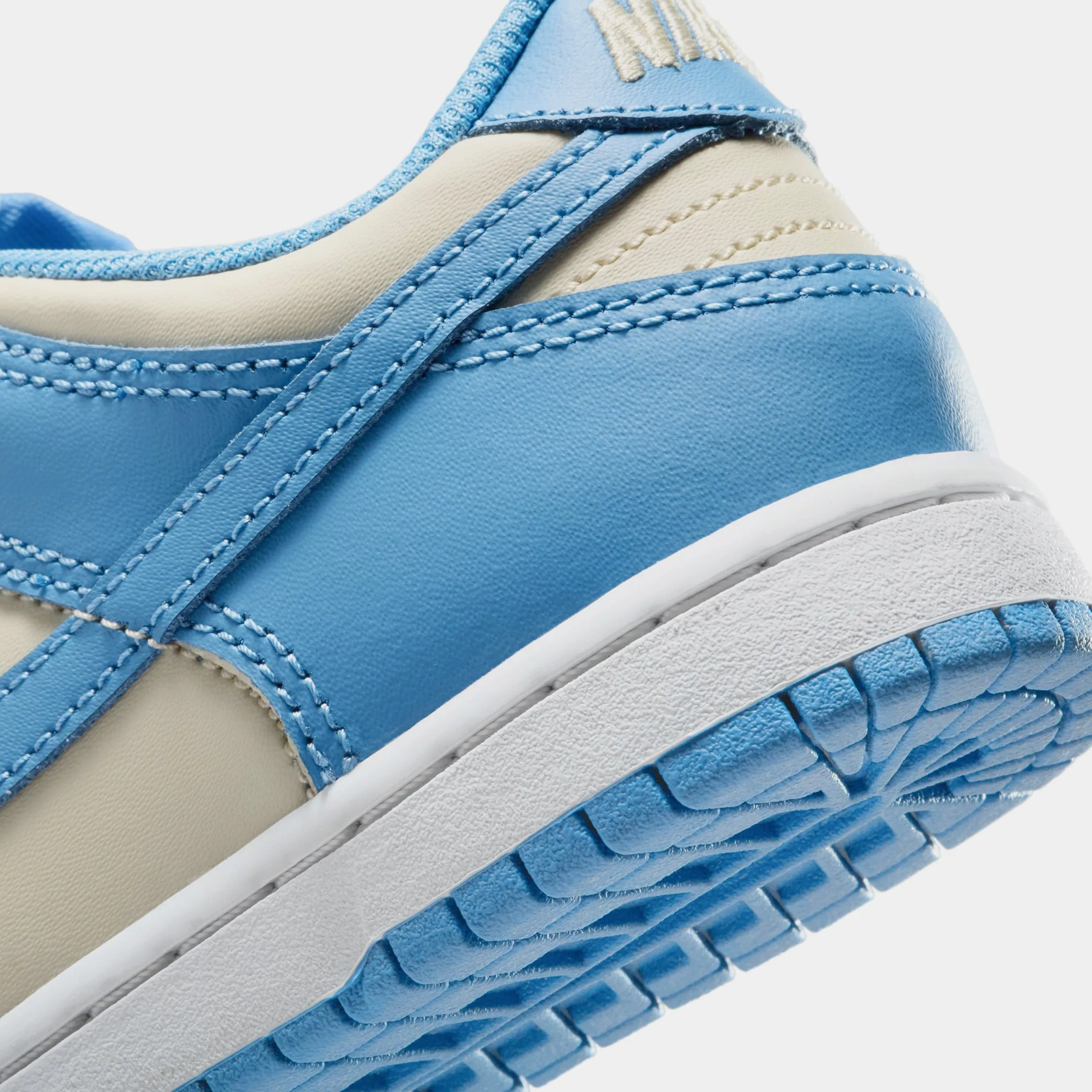 Dunk Low Preschool Lifestyle Shoes (White/Blue)