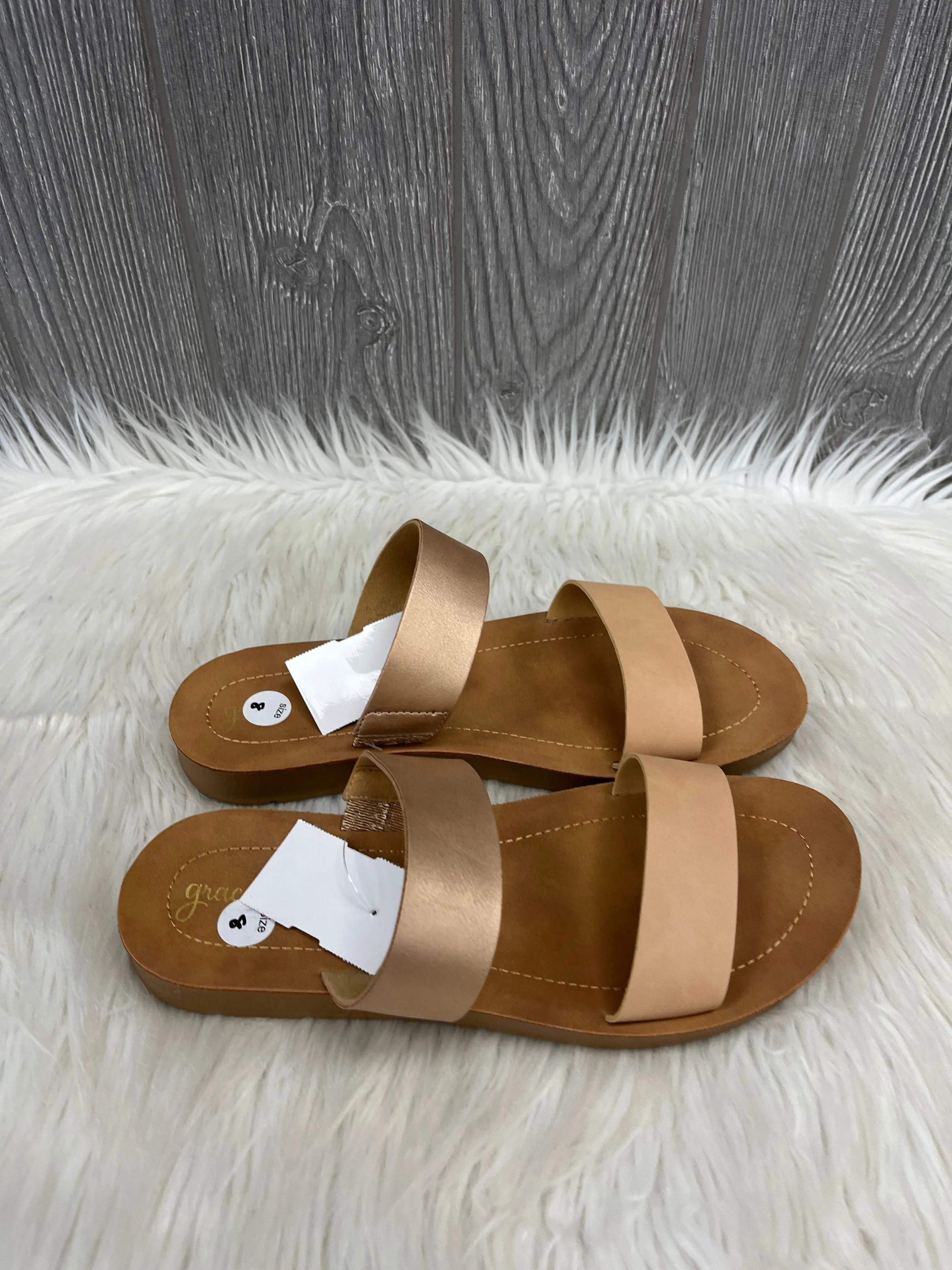 Sandals Flats By Clothes Mentor In Tan, Size: 8