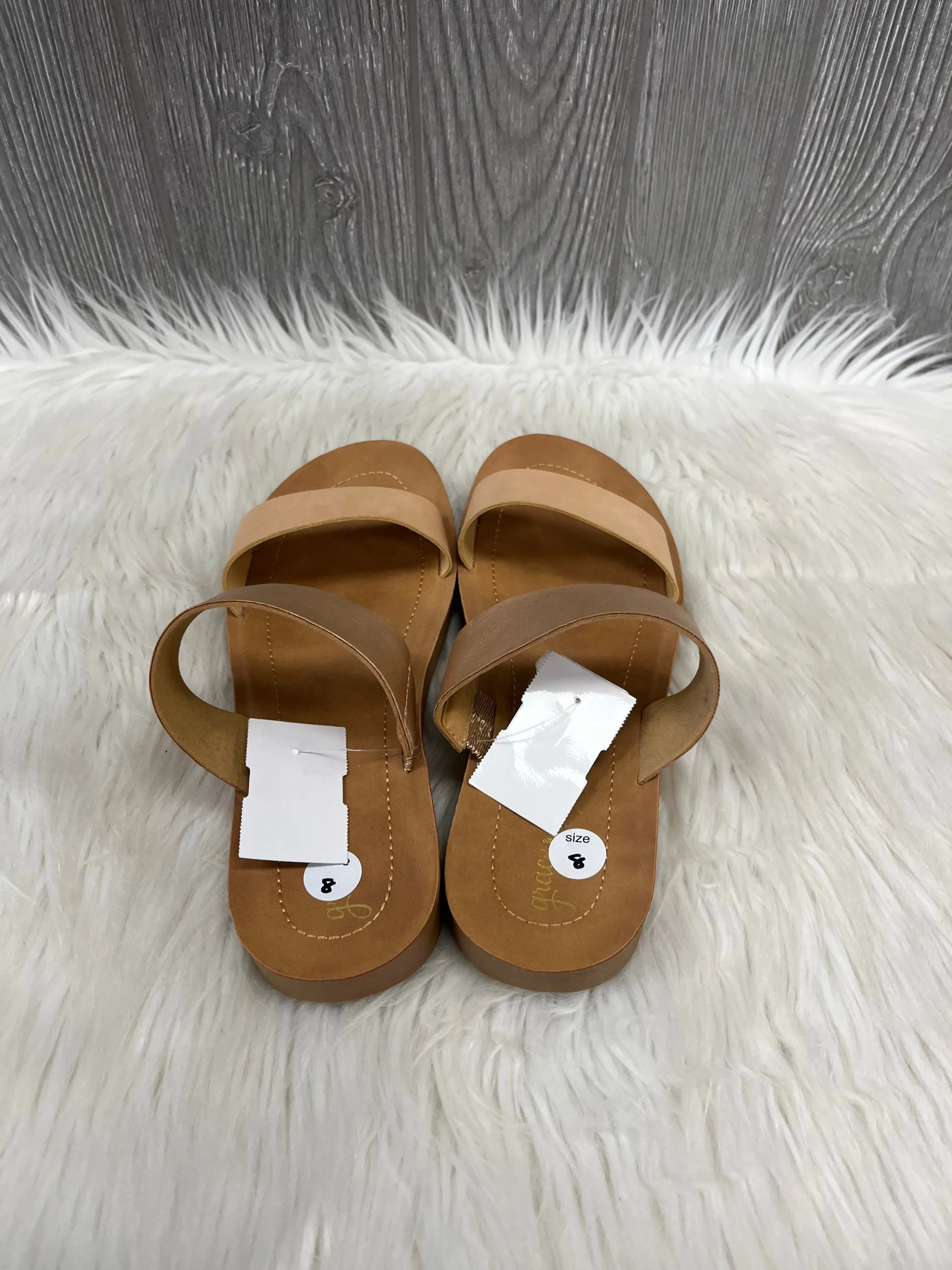 Sandals Flats By Clothes Mentor In Tan, Size: 8