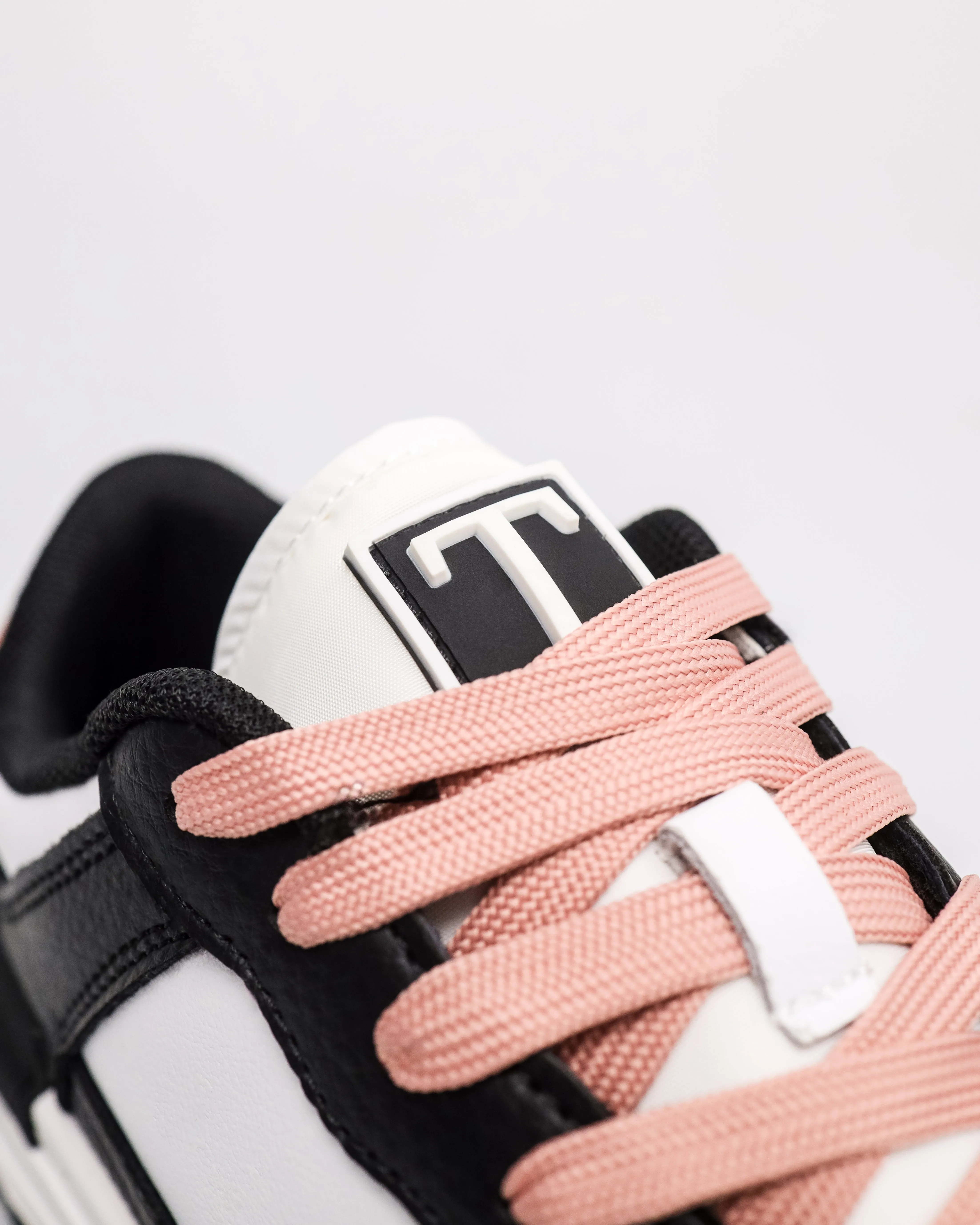 Tomaz C675L Ladies Modern Stride Sneakers